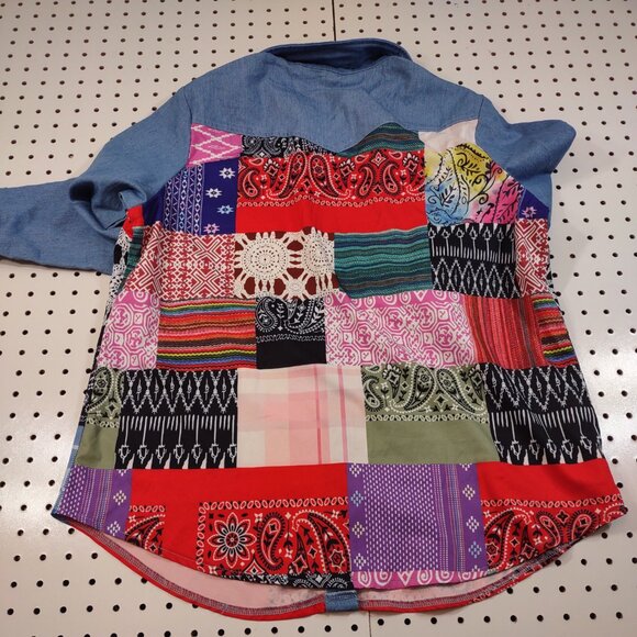 Urisme Patchwork Snap Button Blouse, Size Medium - Picture 8 of 9